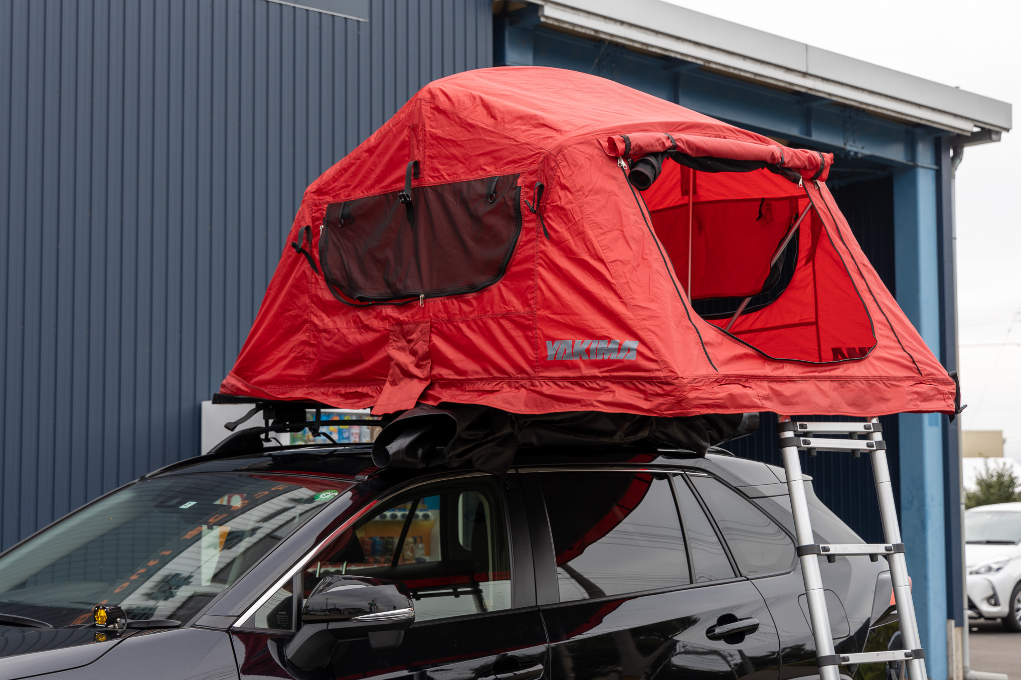 YAKIMA スカイライズルーフトップテントの紹介 | 商品情報